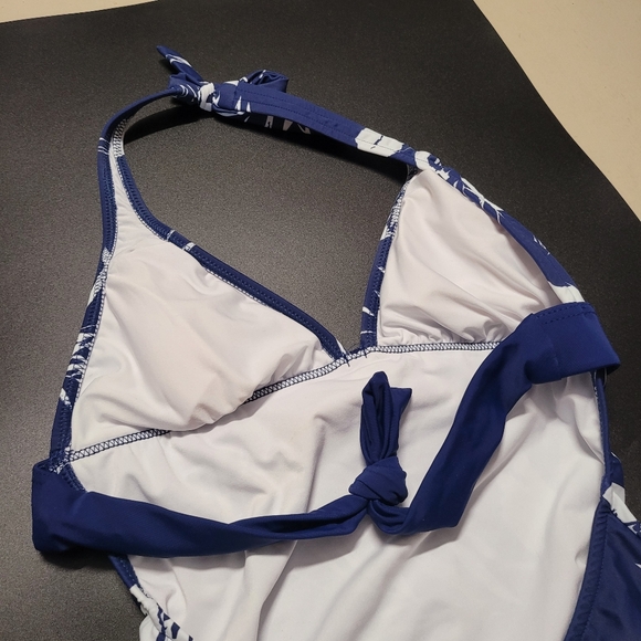 Slimming Halter One-Piece - Picture 12 of 14
